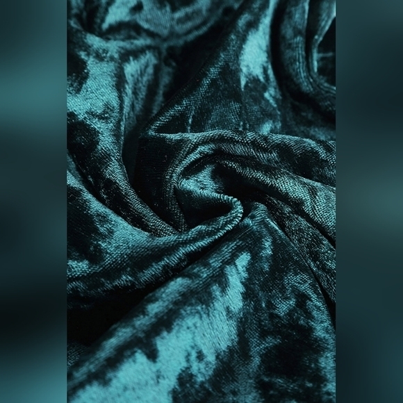 Elegant Teal and Black Lace Bodysuit - Picture 4 of 8